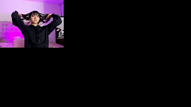Snapshot of LiaJohnnson_ chatting on June 2026 04:29:01 AM LiaJohnnson online show from June 2026 04:29:01 AM