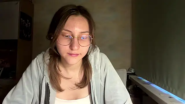Miaaa Moon online show from May 2026 04:25:01 PM