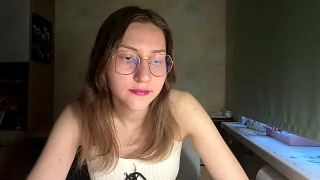 Miaaa Moon online show from May 2026 04:39:01 PM