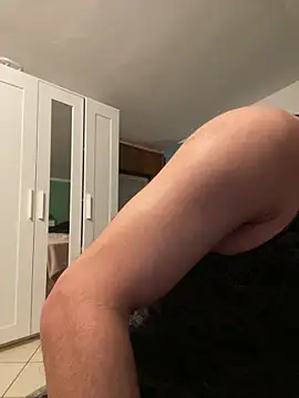 alessand180521 online show from February 2026 07:32:02 PM