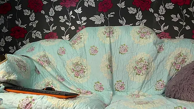 Snapshot of KlaraMuse chatting on March 2026 06:04:02 PM KlaraMuse online show from March 2026 06:04:02 PM