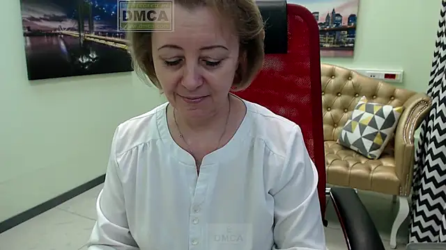 Snapshot of MONA_W chatting on February 2026 11:32:02 AM MONA W online show from February 2026 11:32:02 AM