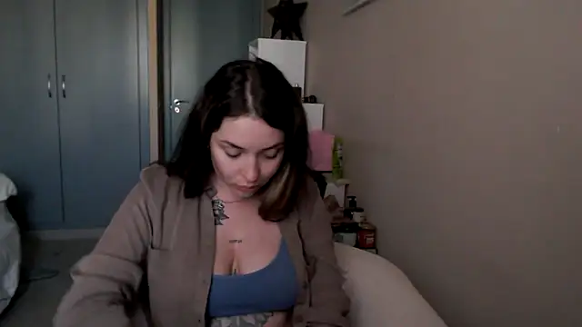 JuliaGraceOF online show from February 2026 06:20:01 PM