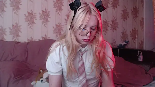 Cutie Bambi online show from February 2026 12:20:02 PM