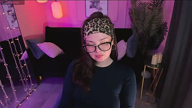 Snapshot of Maykinkya chatting on February 2026 02:04:02 PM Maykinkya online show from February 2026 02:04:02 PM