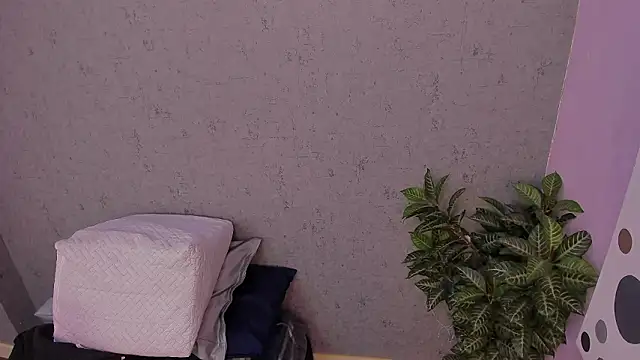 lil miia online show from March 2026 07:09:02 PM