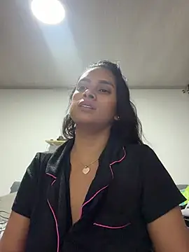 Snapshot of LunaHeat chatting on May 2026 01:56:01 AM LunaHeat online show from May 2026 01:56:01 AM