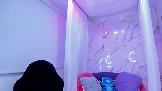 Bella Miller1  online show from April 2026 03:42:02 PM