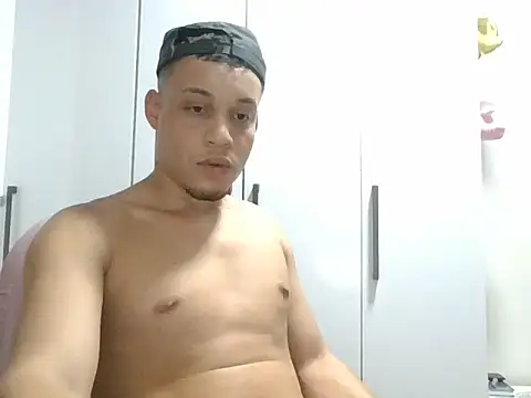 Snapshot of Vinni_19cm chatting on March 2026 12:26:01 AM Vinni 19cm online show from March 2026 12:26:01 AM