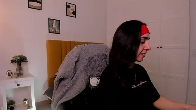 Snapshot of Luna_tagliaferri chatting on February 2026 09:11:02 PM Luna tagliaferri online show from February 2026 09:11:02 PM