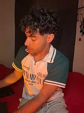 its alejandro27 online show from February 2026 01:12:01 AM