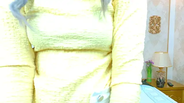 Snapshot of AlanaHouston chatting on February 2026 12:33:02 PM AlanaHouston online show from February 2026 12:33:02 PM