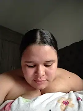 SamanthaStonee online show from July 2026 07:17:02 PM