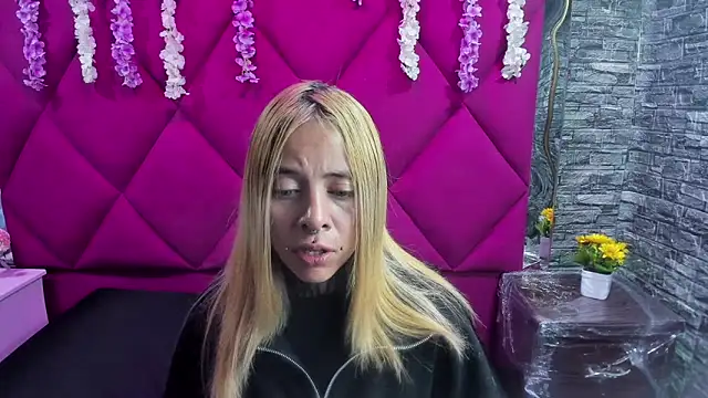 Dakota Angell  online show from February 2026 03:14:02 AM