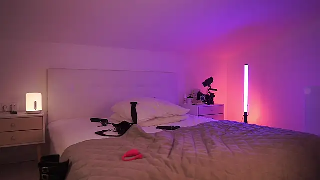 Snapshot of Sarah_Pink chatting on March 2025 08:31:02 PM Sarah Pink online show from March 2025 08:31:02 PM