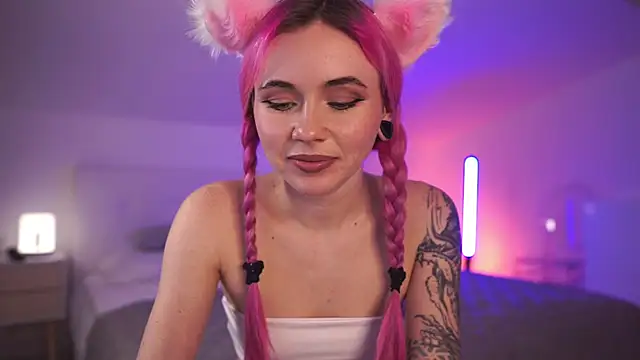 Snapshot of Sarah_Pink chatting on March 2025 05:28:02 PM Sarah Pink online show from March 2025 05:28:02 PM