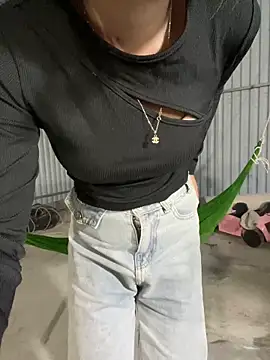 Snapshot of susin-beo chatting on February 2026 01:49:02 PM susin-beo online show from February 2026 01:49:02 PM