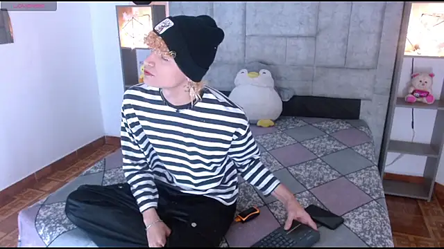 Snapshot of lucke_collins22 chatting on February 2026 07:01:02 AM lucke collins22 online show from February 2026 07:01:02 AM