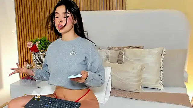 CristalMayson online show from March 2026 01:01:01 AM