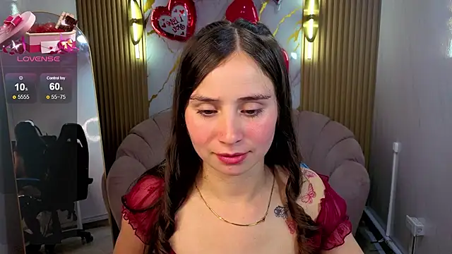 Snapshot of Ariana18_b chatting on February 2026 12:50:02 PM Ariana18 b online show from February 2026 12:50:02 PM