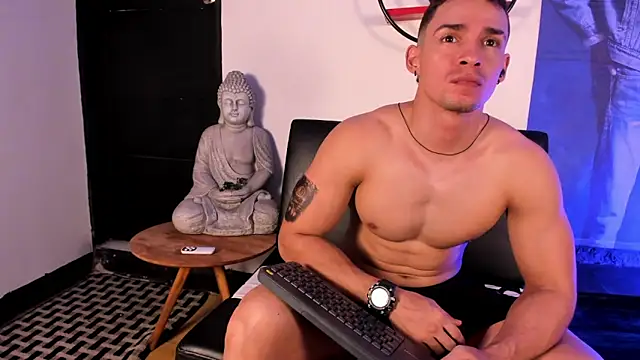 CRISTHIAN WOLF1 online show from May 2026 07:48:02 PM
