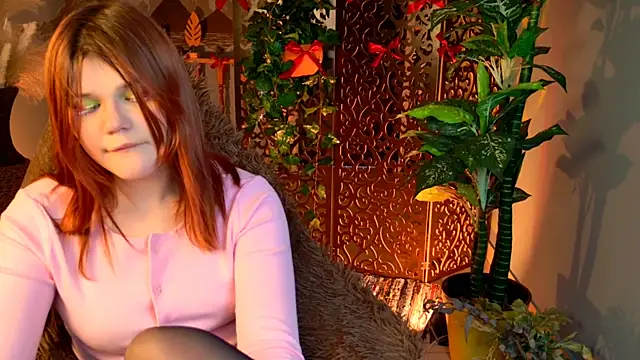 Snapshot of EllieFoxy chatting on March 2026 05:08:02 AM EllieFoxy online show from March 2026 05:08:02 AM