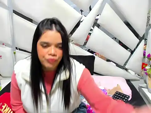  EmilySquirt online show from February 2026 01:29:02 PM