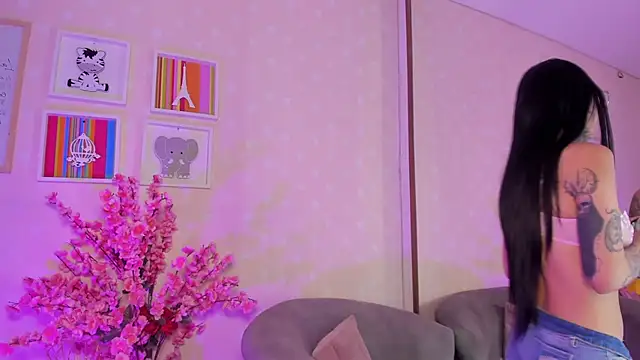 Ashley Blum  online show from April 2026 01:41:01 PM