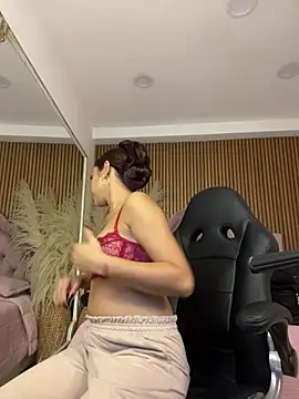 Snapshot of CarolineFyre chatting on May 2026 12:46:02 PM CarolineFyre online show from May 2026 12:46:02 PM