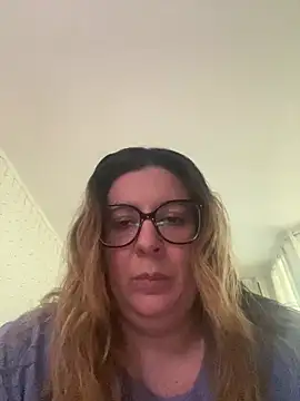 JasmineGlow7 online show from April 2026 05:23:01 PM