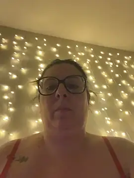 Snapshot of JasmineGlow7 chatting on May 2026 09:32:02 PM JasmineGlow7 online show from May 2026 09:32:02 PM