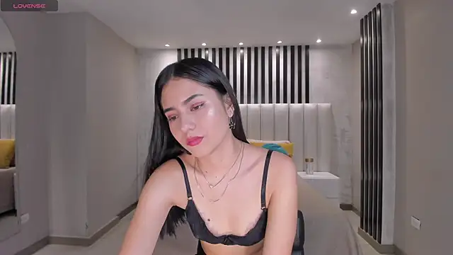 Snapshot of LucieMartin chatting on March 2026 07:31:01 PM LucieMartin online show from March 2026 07:31:01 PM