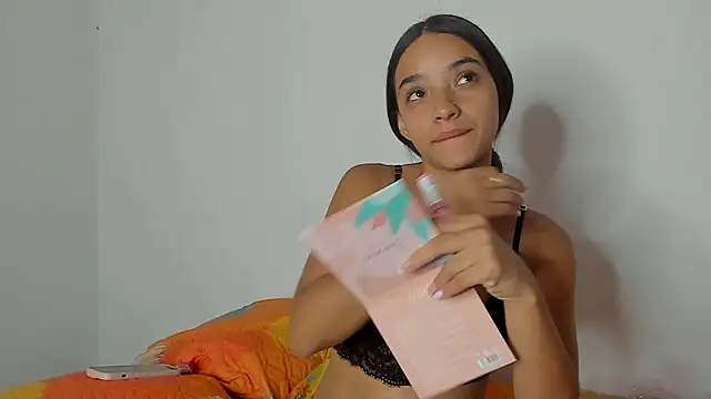 Snapshot of Lilith_pink29 chatting on February 2026 03:45:01 AM Lilith pink29 online show from February 2026 03:45:01 AM