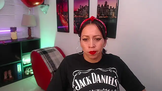 Snapshot of Milfangel1 chatting on February 2026 07:07:01 PM Milfangel1 online show from February 2026 07:07:01 PM