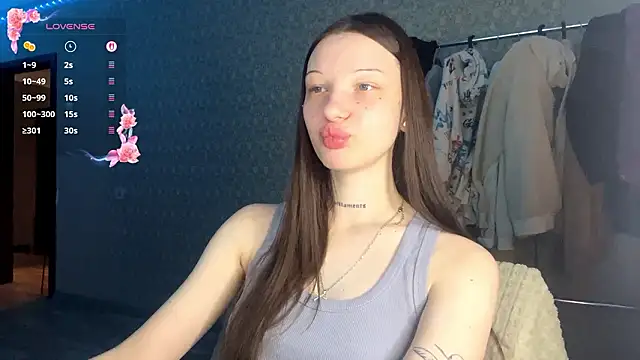 Snapshot of LumPetal chatting on March 2026 03:45:02 AM LumPetal online show from March 2026 03:45:02 AM