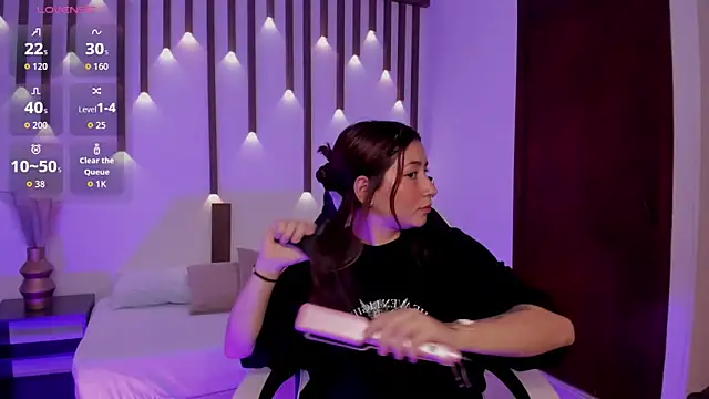 charlottee27  online show from April 2026 02:16:02 AM