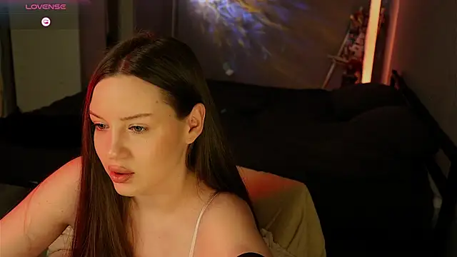 Alisia here online show from April 2026 03:26:02 AM