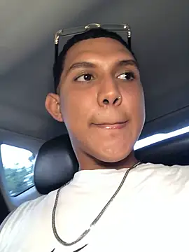  Usher online show from February 2026 10:11:01 PM