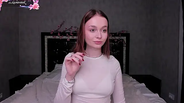 Snapshot of LillianPerry chatting on March 2026 05:28:02 PM LillianPerry online show from March 2026 05:28:02 PM