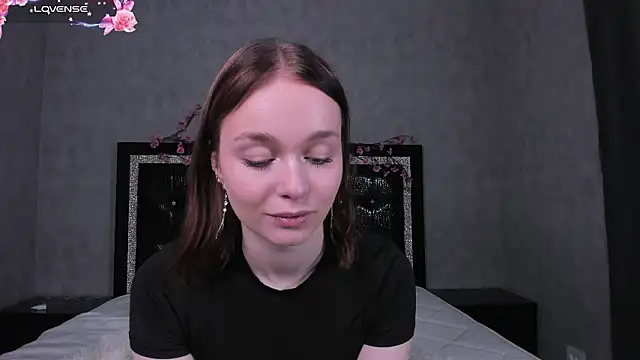 Snapshot of LillianPerry chatting on March 2026 05:52:01 PM LillianPerry online show from March 2026 05:52:01 PM