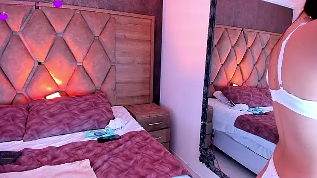 valeriekhaleesi online show from March 2026 08:26:01 PM