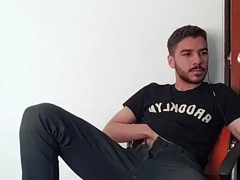 Snapshot of _s33bas chatting on February 2026 04:35:01 PM s33bas online show from February 2026 04:35:01 PM