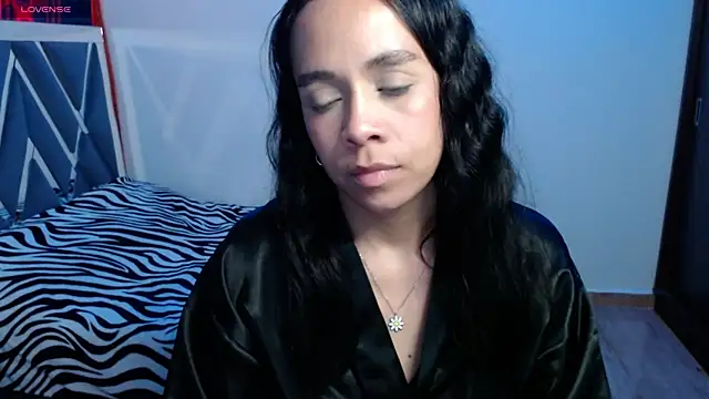 Snapshot of paula_lopez__ chatting on June 2026 06:50:01 PM paula lopez online show from June 2026 06:50:01 PM