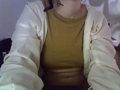 Snapshot of Onirica_L chatting on February 2026 02:06:02 AM Onirica L online show from February 2026 02:06:02 AM