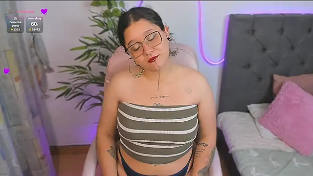 Snapshot of Sylvara_bx chatting on March 2026 12:33:02 PM Sylvara bx online show from March 2026 12:33:02 PM