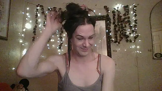 Snapshot of sillymillie chatting on February 2026 01:21:02 AM sillymillie online show from February 2026 01:21:02 AM