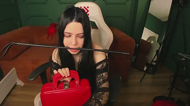 Snapshot of madam_inferno chatting on February 2026 01:36:01 PM madam inferno online show from February 2026 01:36:01 PM