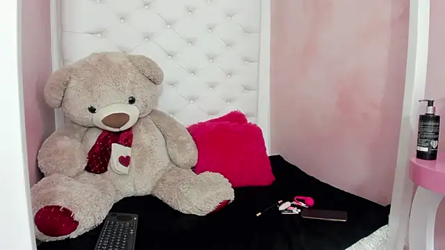 Snapshot of dirtyplayluna_ chatting on February 2026 12:43:02 PM dirtyplayluna online show from February 2026 12:43:02 PM