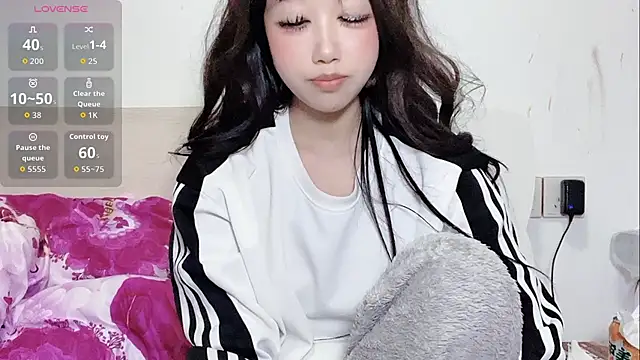 Snapshot of qilaile chatting on February 2026 04:12:02 PM qilaile online show from February 2026 04:12:02 PM