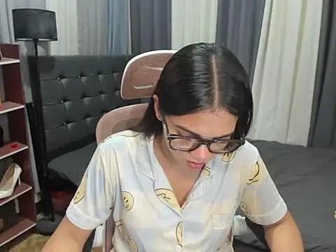 Snapshot of TinyCock_Rein chatting on February 2026 07:15:02 AM TinyCock Rein online show from February 2026 07:15:02 AM